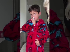 클리노트 식염수 비강 스프레이는 순하고 안전하며, 페퍼민트 향이 좋습니다.